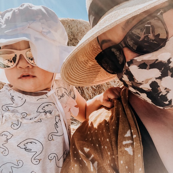 Meet your Posher, Erica - Picture 1 of 1